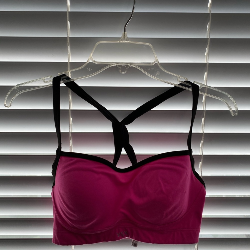 Victoria’s Secret Sports Bra size 32D - Picture 4 of 5